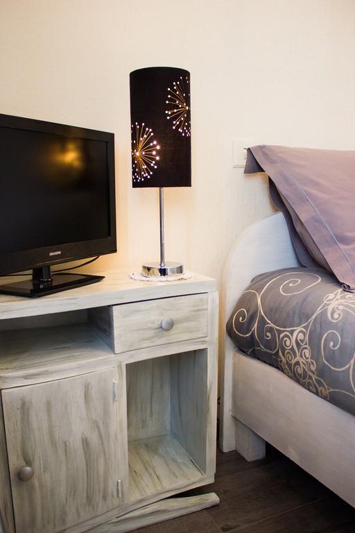 Aux Ronzieres Bed & Breakfast Pouilly-sous-Charlieu Bilik gambar
